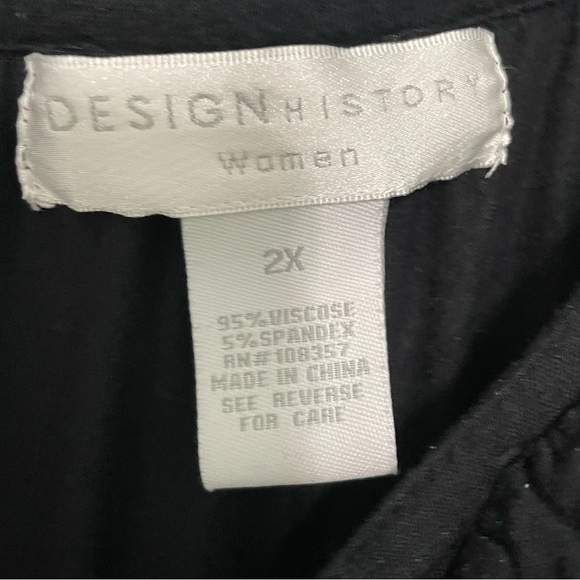 Design History black shirt size 2X with beautiful flowers adoring the neckline - Picture 9 of 10